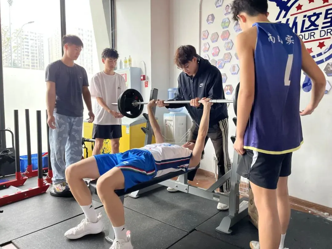 如何通过团队配合提高篮板成功率?_0